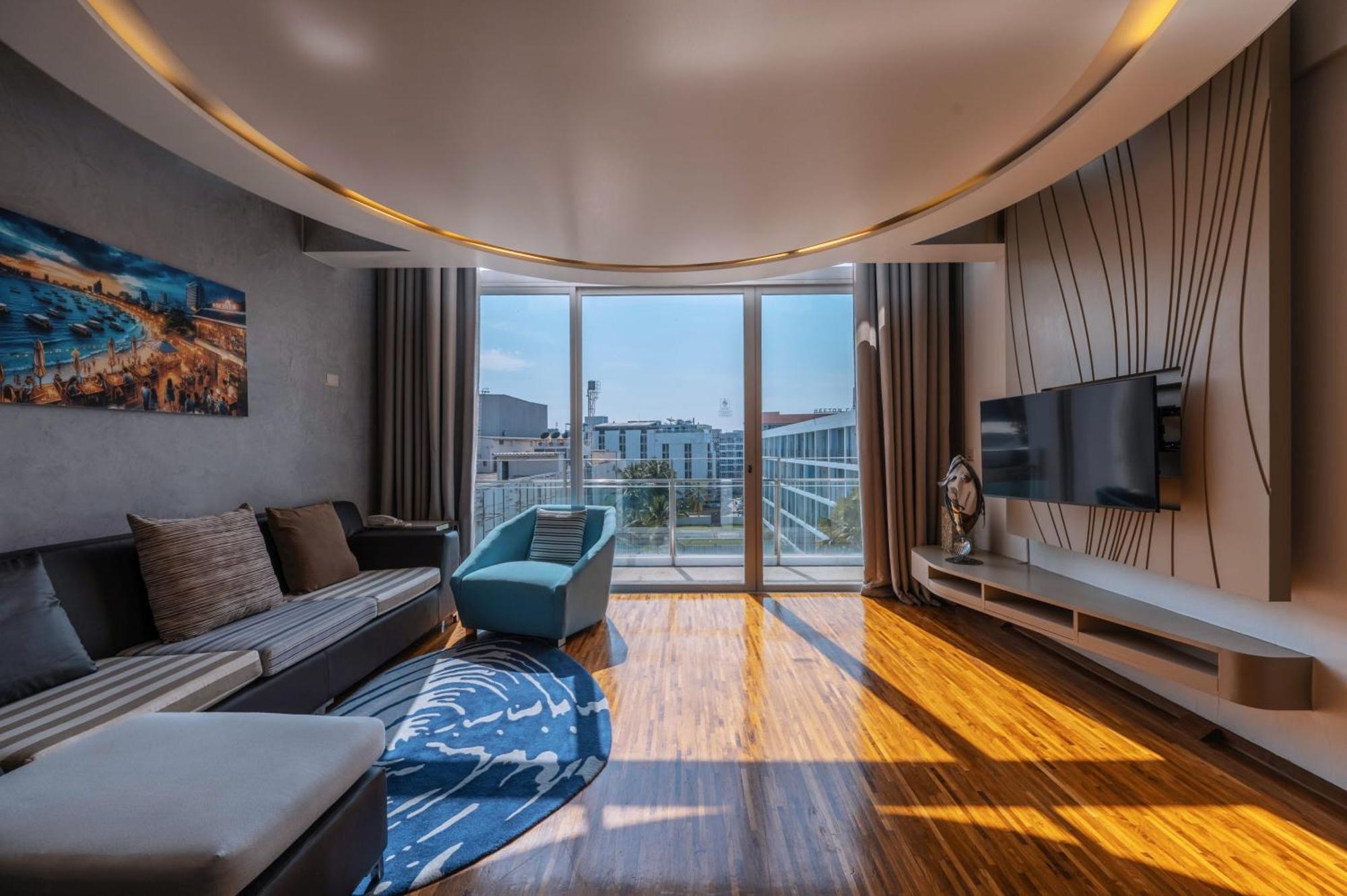Hotel Baraquda Heeton Pattaya By Compass Hospitality エクステリア 写真