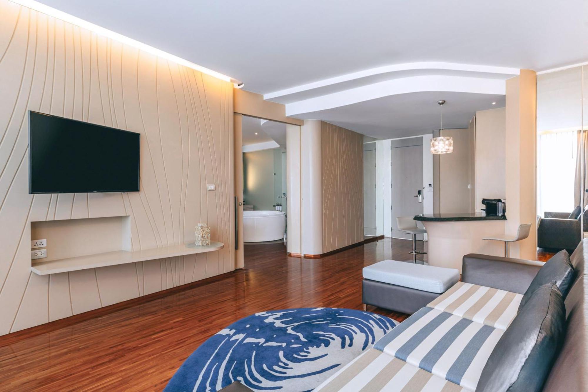 Hotel Baraquda Heeton Pattaya By Compass Hospitality エクステリア 写真